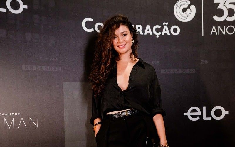 A marca Alexandre Birman ganha protagonismo no red carpet da Festa do Cinema Brasileiro